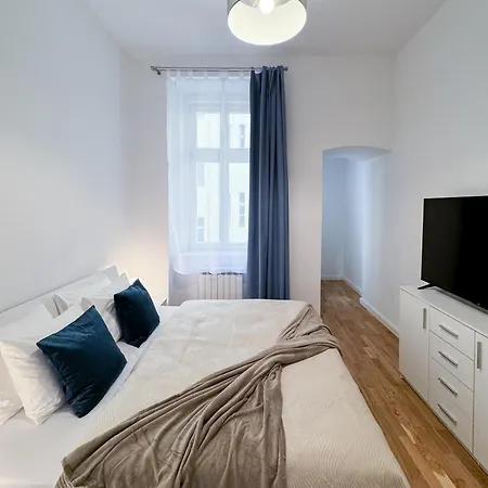 Turnkey I Wenceslas Square Apartments Prague Room photo