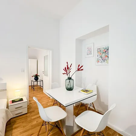 Turnkey I Wenceslas Square Apartments Prague Room photo