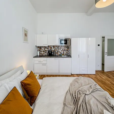 Turnkey I Wenceslas Square Apartments Prague Room photo