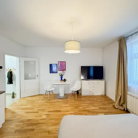 Turnkey I Wenceslas Square Apartments Prague Room photo